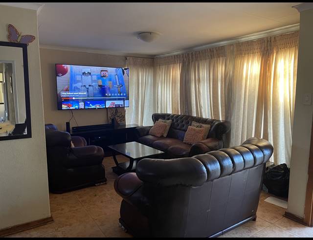 3 BEDROOM FREESTANDING FOR SALE IN SOSHANGUVE DD